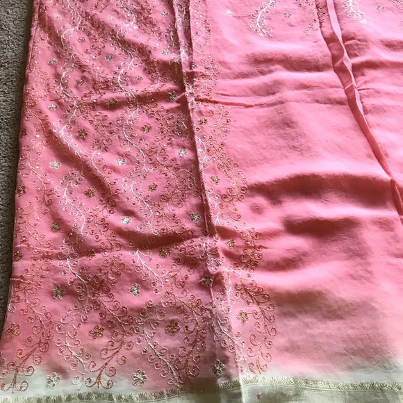 Pink and Beige Georgette Sari - Picture 3 of 6